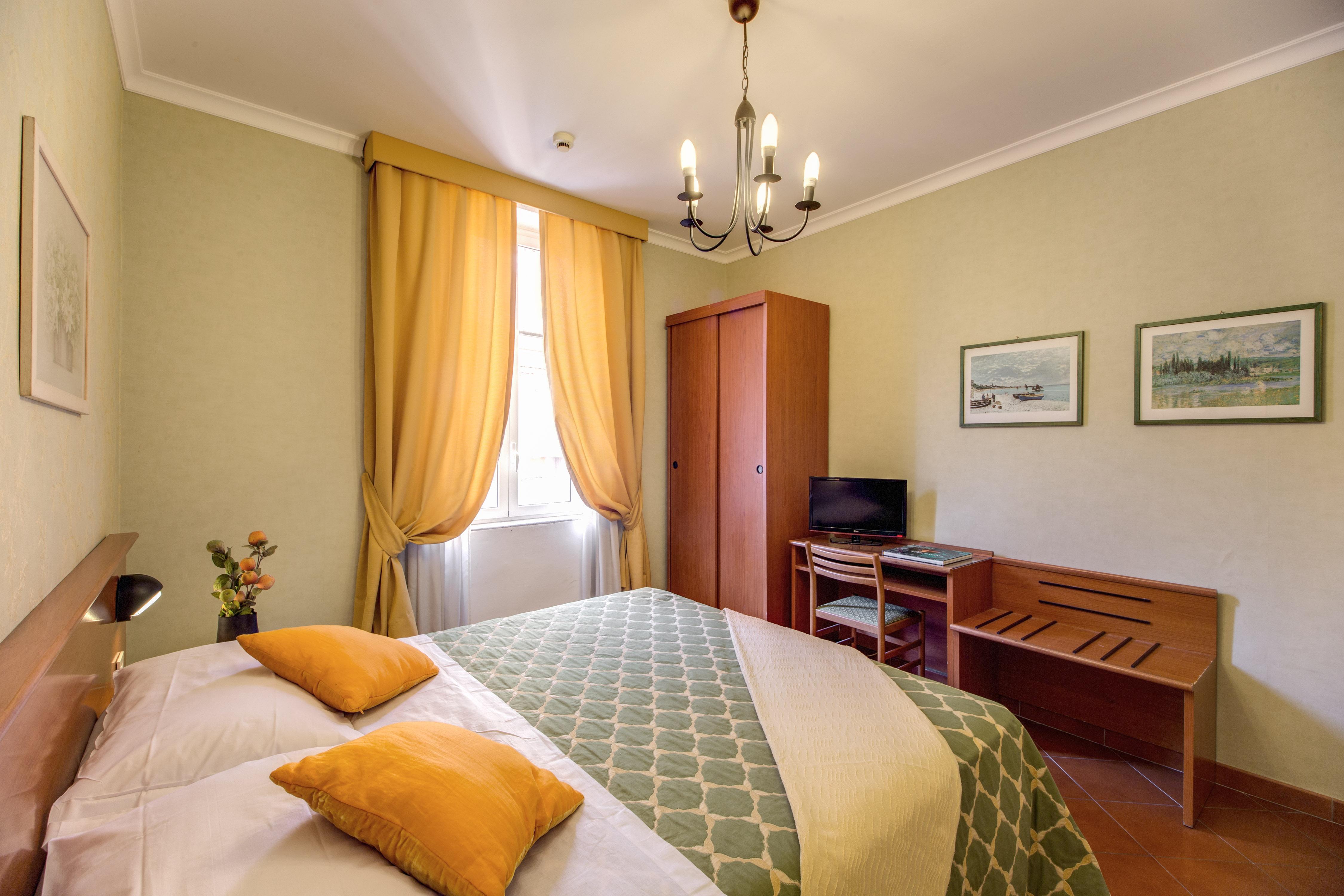 Hotel Corona Hotell