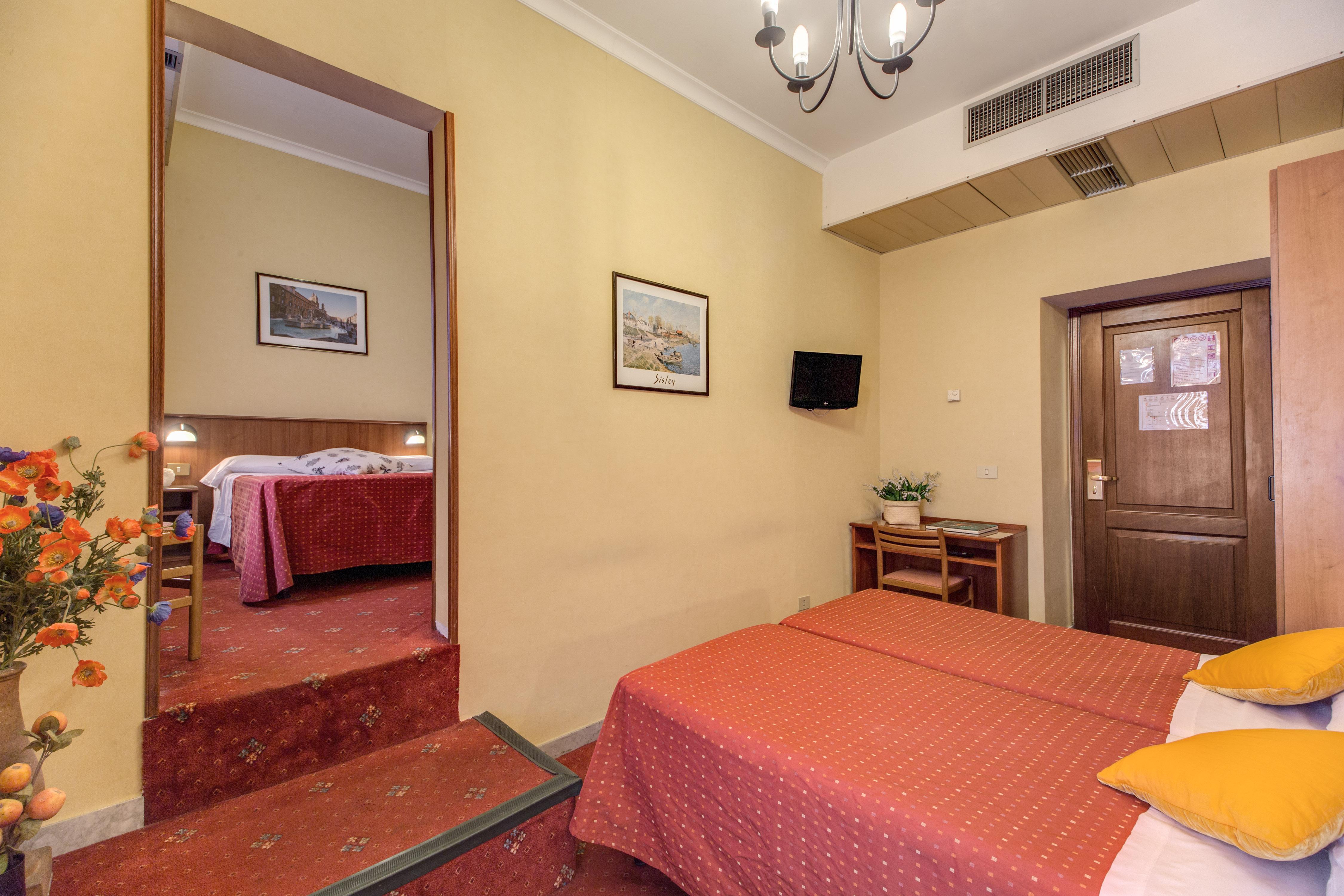 Hotel Corona Hotell 3*
