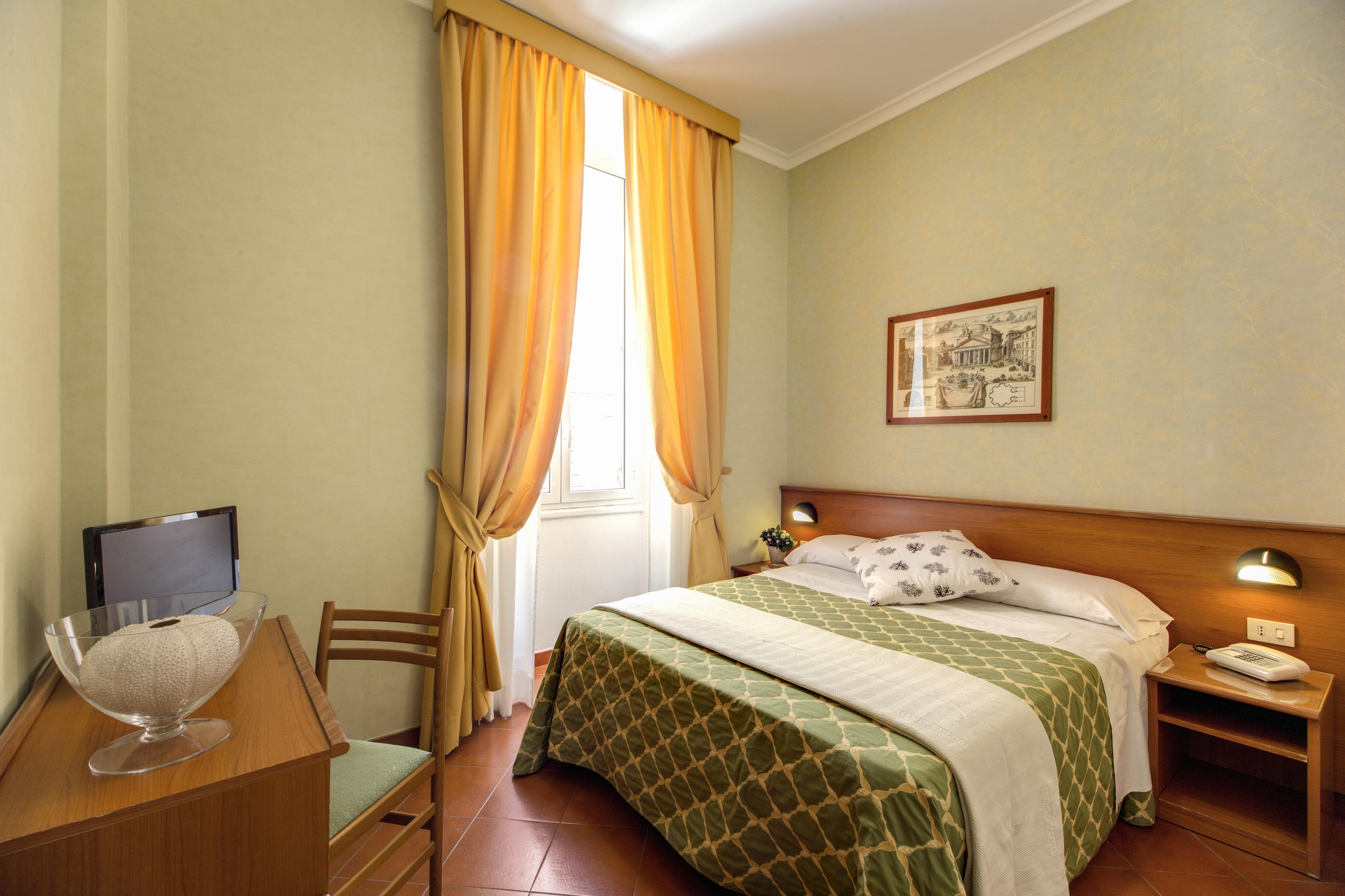 Hotel Corona Hotell 3*