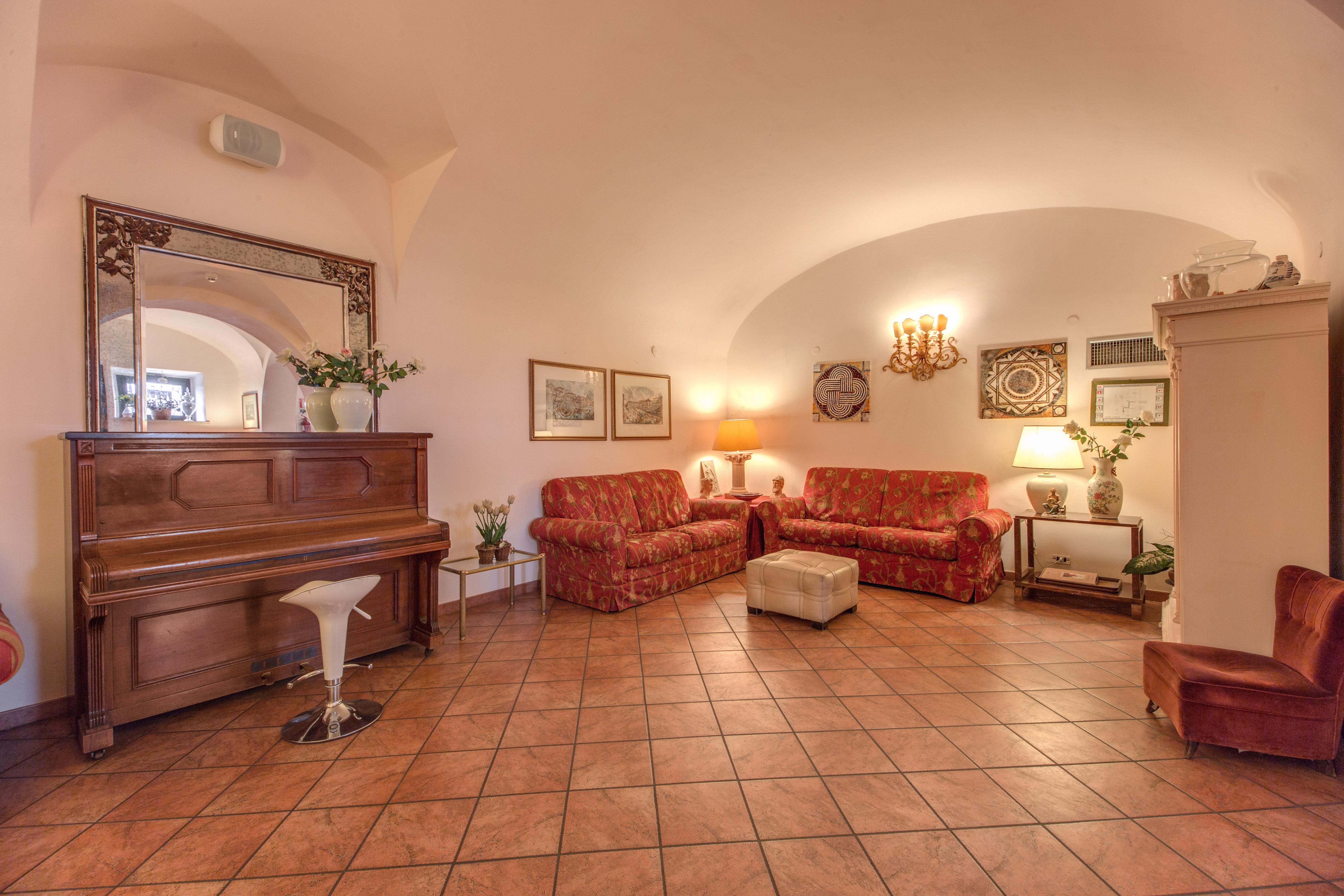 Hotel Corona Hotell